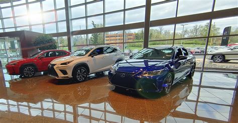 Mungenast Lexus of St Louis .